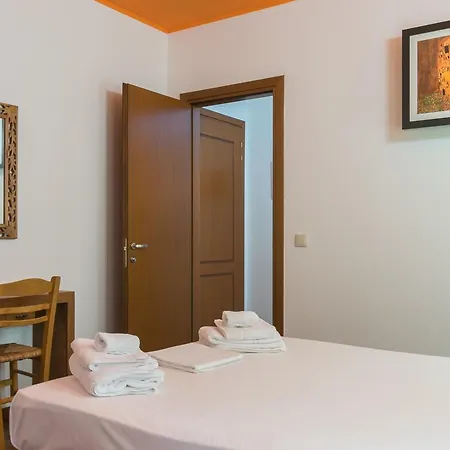 Malion 4* Adamantas (Milos)