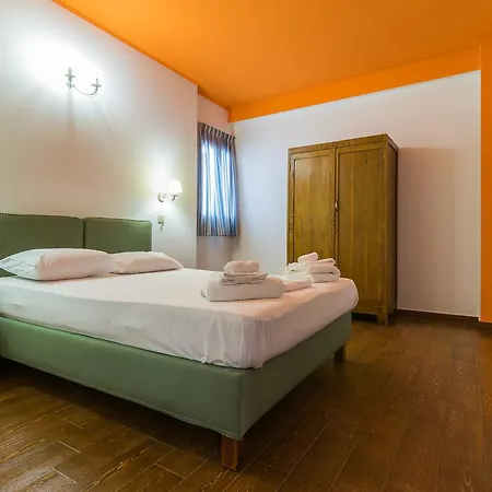 Guest house Malion Adamantas (Milos)