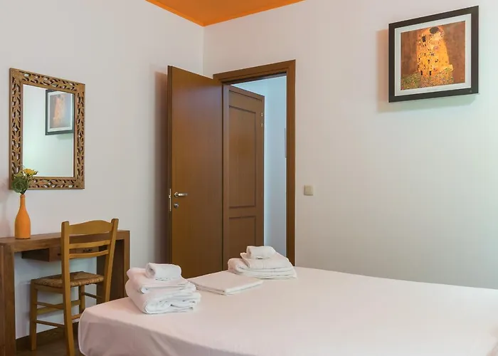 Malion 4* Adamantas (Milos)